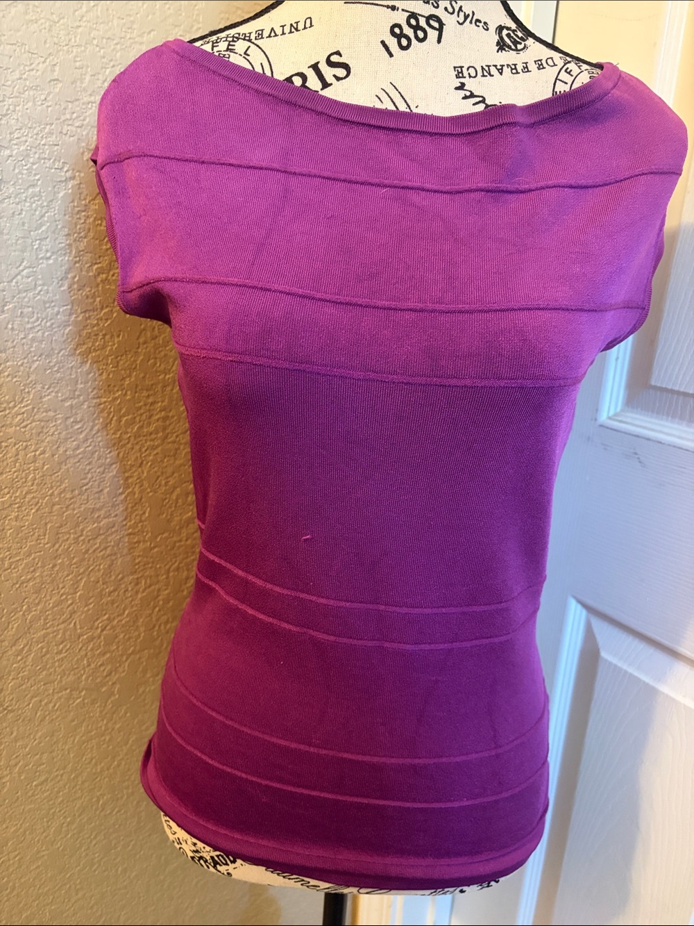 White House Black Market Boat Neck Women's Sweater Top - Magenta